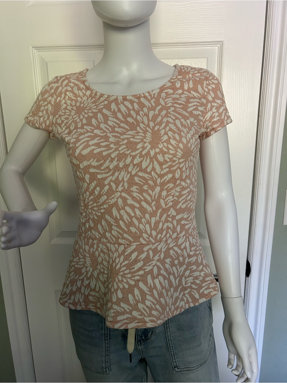Ann Taylor Short-Sleeve Peplum Top in Blush and Cream Floral